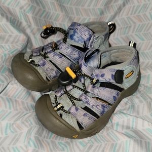Girl's 9 Light Purple Keen Sandles